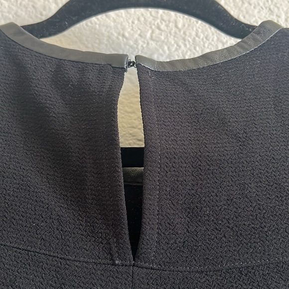 Madewell Leather Trim Tailored tee, size extra small. - Picture 6 of 8